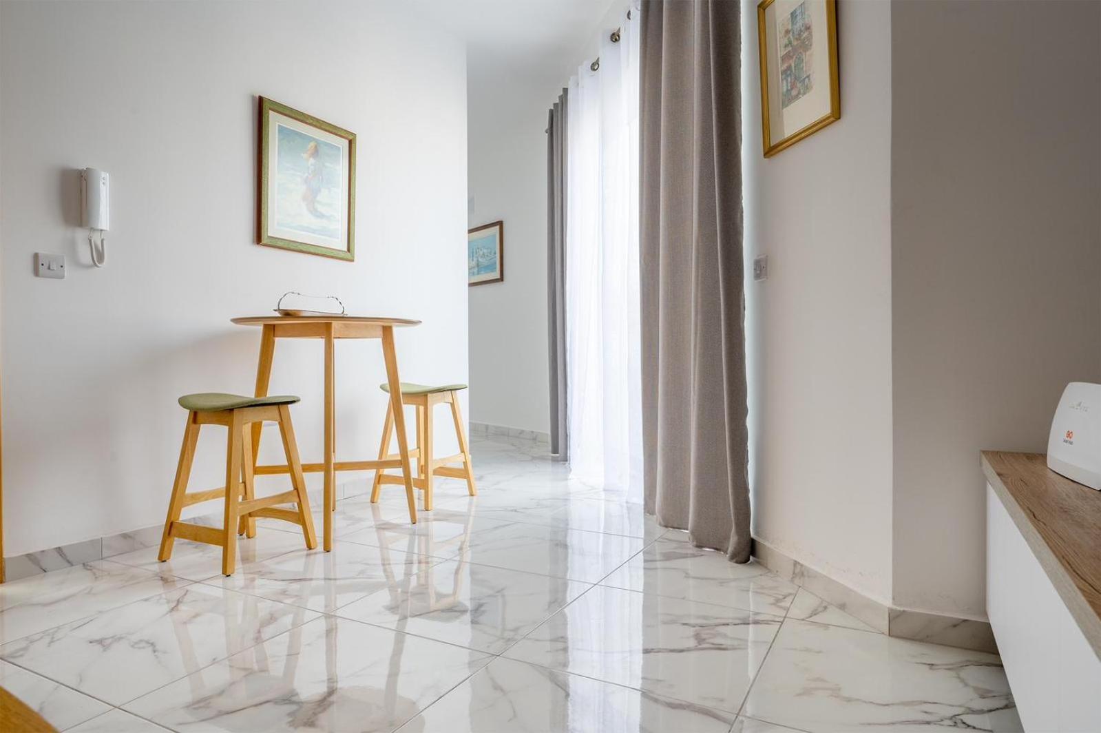 Msida Central Suites - Emmnic Court Екстер'єр фото