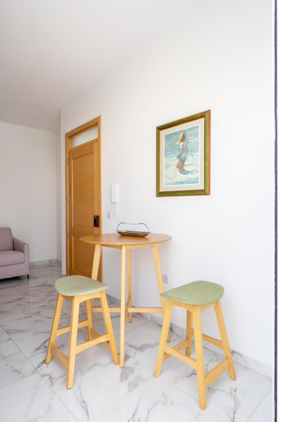Msida Central Suites - Emmnic Court Екстер'єр фото